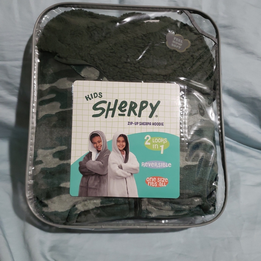 NWT Sherpy Reversible Wearable Zip-Up Sherpa Blanket (Kids One Size)